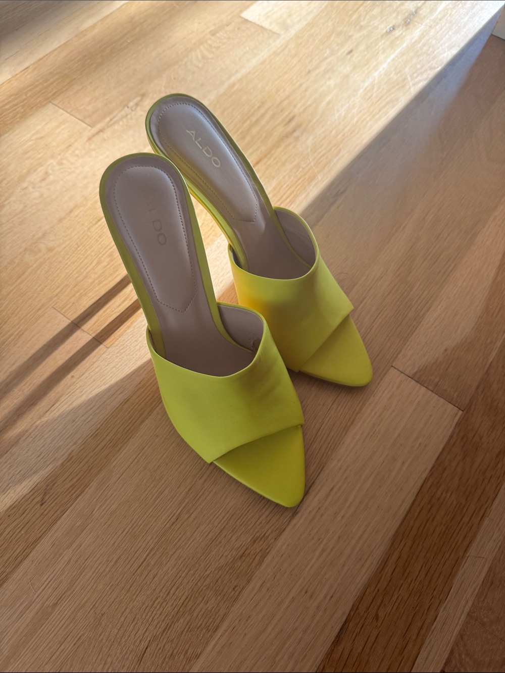 ALDO Women’s Yellow Pointed-Toe Mule Heels